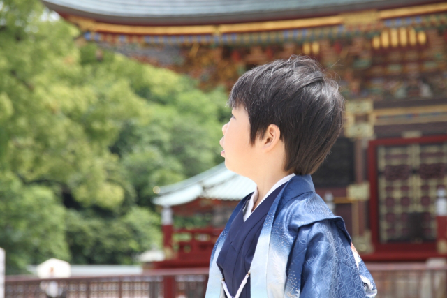 七五三はお寺と神社どちらを選ぶ？それぞれの特徴や参拝方法